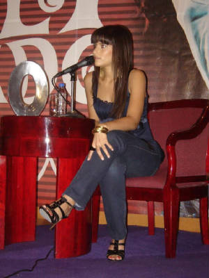 Nelly Furtado en conferencia de Prensa